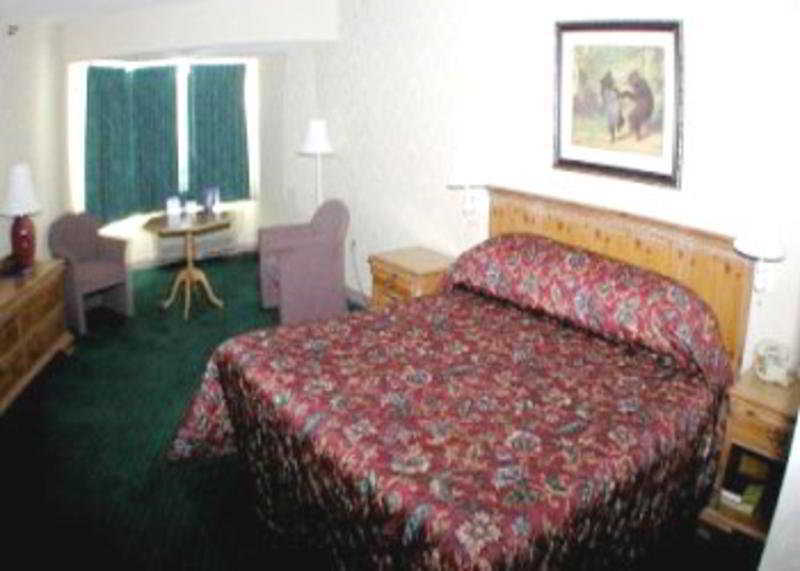 Black Bear Inn, Ascend Hotel Collection Orono Room photo